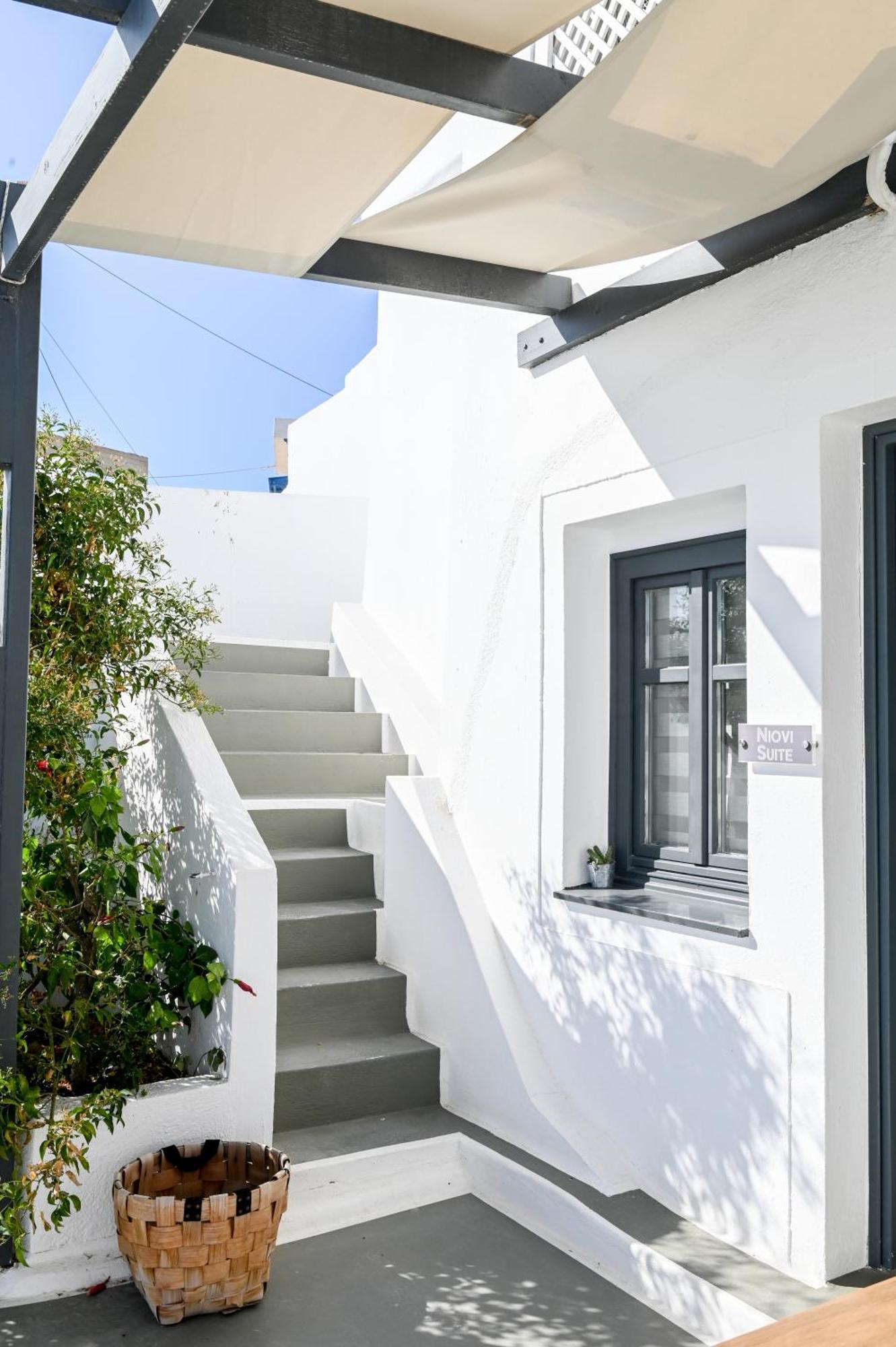לינה וארוחת בוקר Akrotírion White Curves Santorini מראה חיצוני תמונה